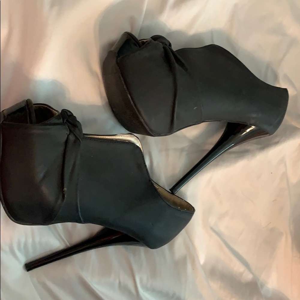 Charlotte Russe black heels size 6